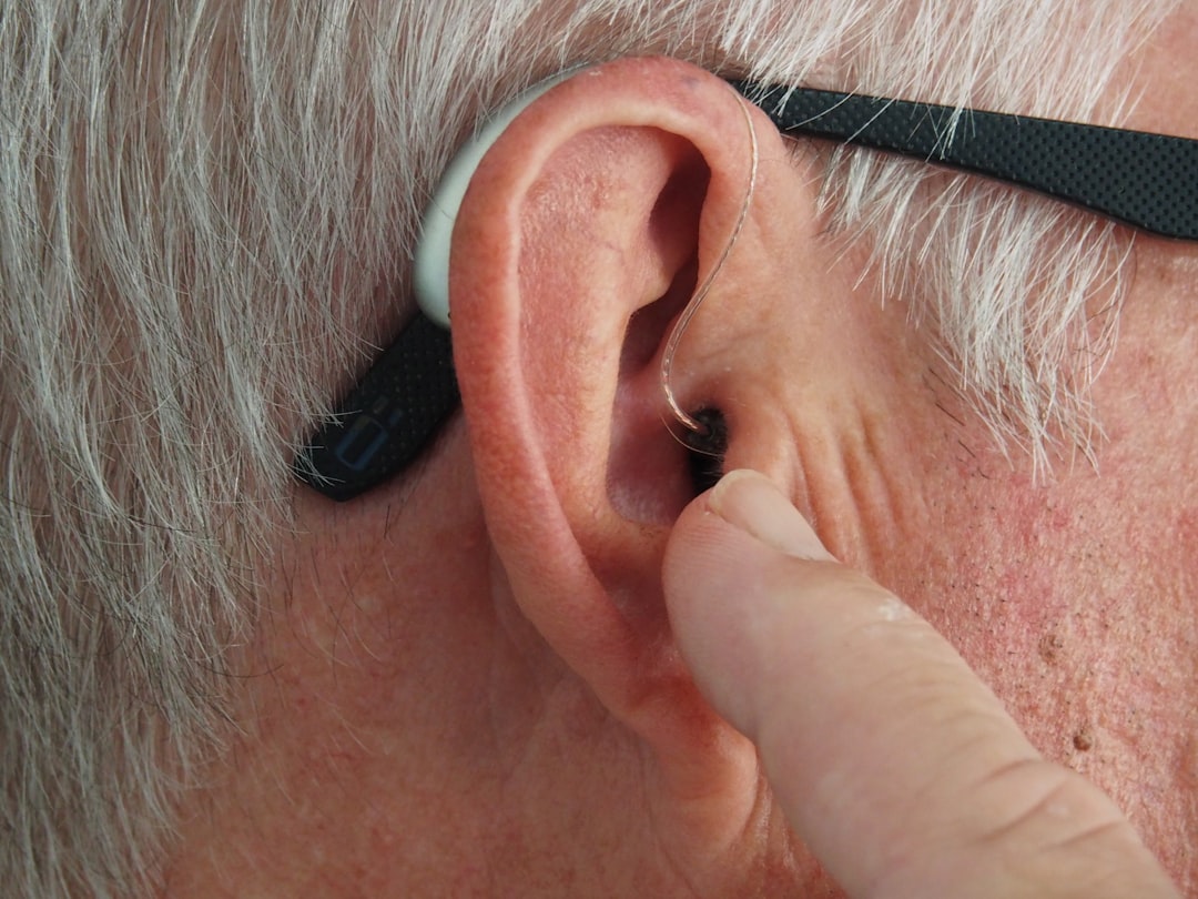 Narrative review discusses MEMR and MOCR recording techniques in aging adults with and without hearing loss.