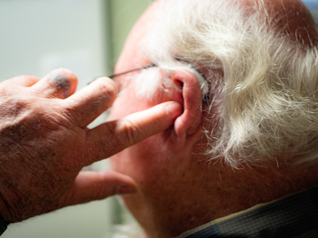 Narrative review discusses MEMR and MOCR recording techniques in aging adults with and without hearing loss.